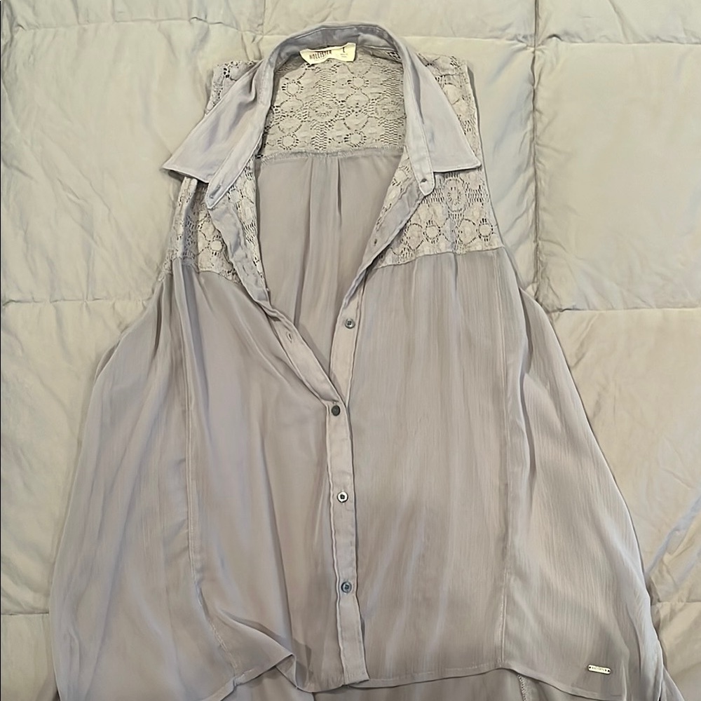 women’s size large hollister shirt